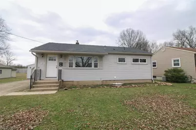 325 S Inglewood Avenue, Austintown, OH 44515 - Photo 1