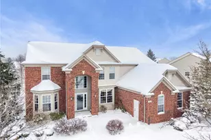 421 Carrington Ln, Grandview Heights, OH 44147 - Photo 1