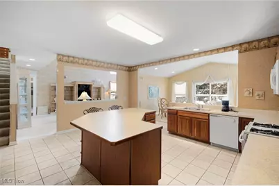 421 Carrington Lane, Grandview Heights, OH 44147 - Photo 17