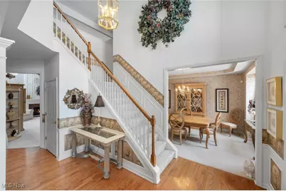 421 Carrington Lane, Grandview Heights, OH 44147 - Photo 7