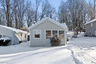 961 Crestline Dr, Akron, OH 44312 - Photo 3