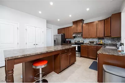 38488 Briar Lakes Drive, Avon, OH 44011 - Photo 5