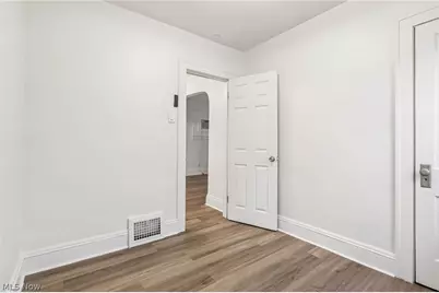 19901 Pawnee Avenue, Loveland, OH 44119 - Photo 19