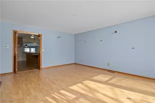 14015 W Lake Rd, Vermilion, OH 44089 - Photo 11