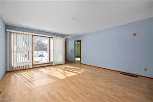 14015 W Lake Rd, Vermilion, OH 44089 - Photo 13