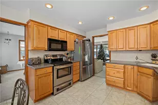 707 Lincoln St, Amherst, OH 44001 - Photo 11