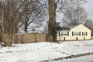 1376 Seward Ave, Akron, OH 44320 - Photo 3