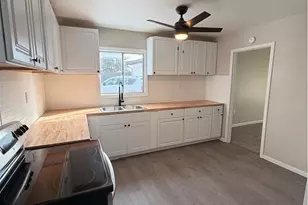 140 Crystal Ct, Bellevue, OH 44811 - Photo 13