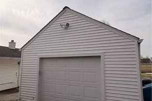 140 Crystal Ct, Bellevue, OH 44811 - Photo 5