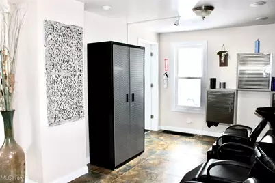 565 S Meridian Road, Youngstown, OH 44509 - Photo 11