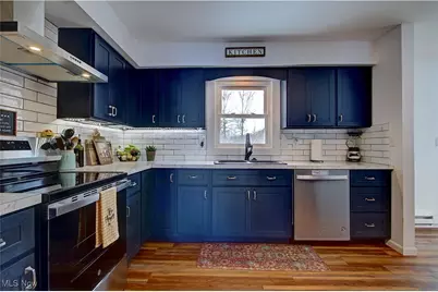 411 Oaknoll Drive, Amherst, OH 44001 - Photo 7