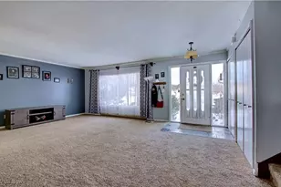 411 Oaknoll Dr, Amherst, OH 44001 - Photo 5