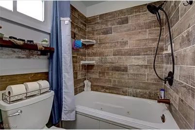 411 Oaknoll Drive, Amherst, OH 44001 - Photo 23