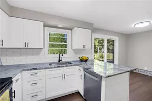 3863 Heckman St NW, Uniontown, OH 44685 - Photo 7