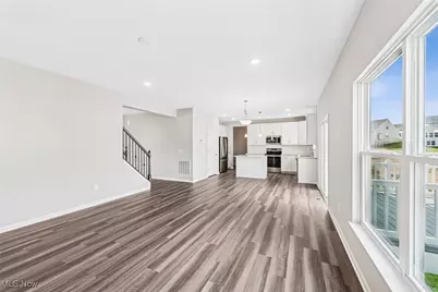 3382 Buckeye Trail, Green, OH 44685 - Photo 7