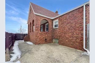 4242 McCartney Road, Lowellville, OH 44436 - Photo 3