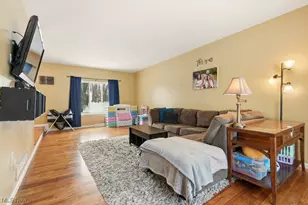 29819 Sutton Dr, North Olmsted, OH 44070 - Photo 9