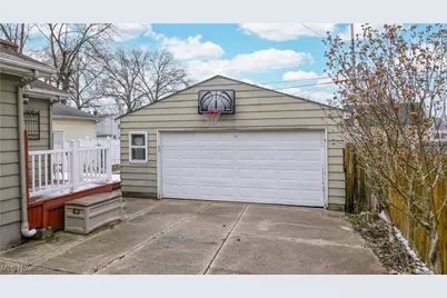 223 Madison Avenue, Cuyahoga Falls, OH 44221 - Photo 23