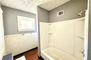 1273 E 135th St, Loveland, OH 44112 - Photo 5