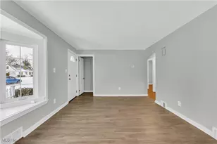 25500 Briardale Ave, Euclid, OH 44132 - Photo 11