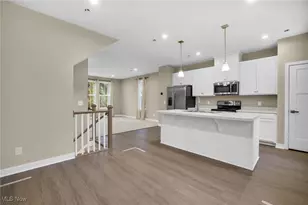 316 E Reno Dr, Louisville, OH 44641 - Photo 9