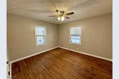 912 E Archwood Avenue, Akron, OH 44306 - Photo 9