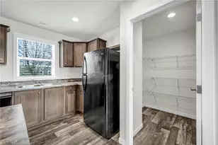 348 Robin Dr, Elyria, OH 44035 - Photo 13