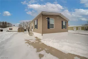 348 Robin Dr, Elyria, OH 44035 - Photo 5