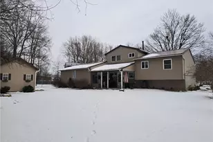 9155 Linden Cir, Windham, OH 44288 - Photo 17