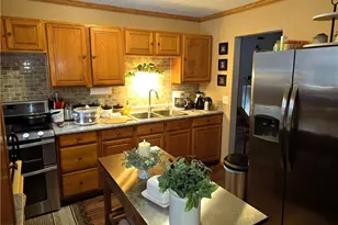 9155 Linden Cir, Windham, OH 44288 - Photo 7