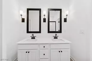 5062 Shepherds Gln, Willoughby, OH 44094 - Photo 17