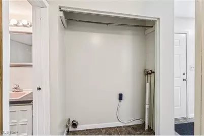 1254 Welsh Avenue, Akron, OH 44314 - Photo 9