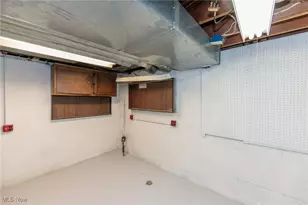 17001 Laverne Ave, Loveland, OH 44135 - Photo 35