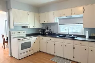 164 N Grant St, Millersburg, OH 44654 - Photo 5