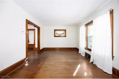 241 24th Street NW, Barberton, OH 44203 - Photo 9