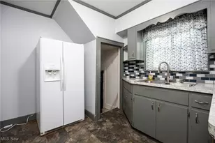 241 24th St NW, Barberton, OH 44203 - Photo 3