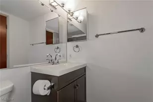 1133 W 9th St, Loveland, OH 44113 - Photo 19