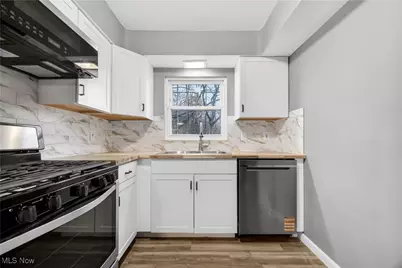 1090 Hillstone Road, Cleveland Heights, OH 44121 - Photo 11