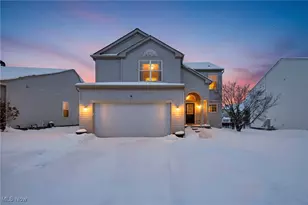 558 Lenox Ct, Grandview Heights, OH 44147 - Photo 1