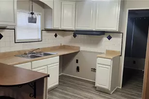 202 W Main St, Conneaut, OH 44030 - Photo 3