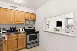 11811 Lake Ave, Oakwood, OH 44107 - Photo 7