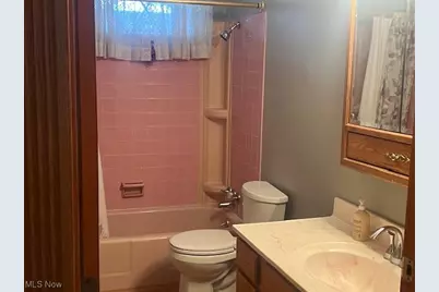 1124 Valley Drive NW, North Canton, OH 44720 - Photo 9