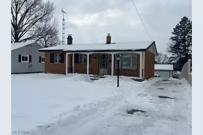 1124 Valley Drive NW, North Canton, OH 44720 - Photo 1