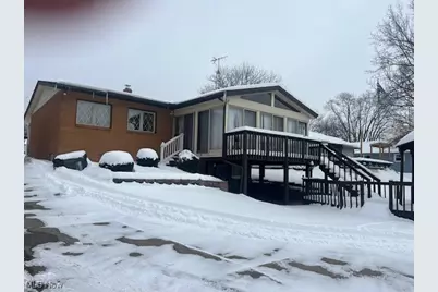 1124 Valley Drive NW, North Canton, OH 44720 - Photo 3