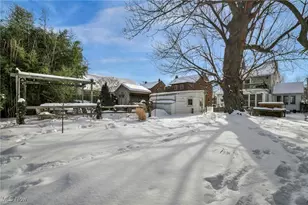 17610 Narragansett Ave, Oakwood, OH 44107 - Photo 37