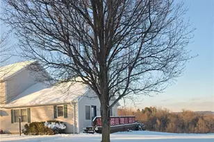 141 Meadowpark Dr, Cambridge, OH 43725 - Photo 3