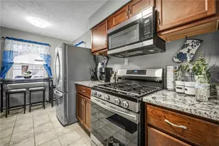 12112 Carrington Ave, Loveland, OH 44135 - Photo 9