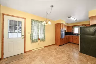 277 Lake Front Dr, Akron, OH 44319 - Photo 9