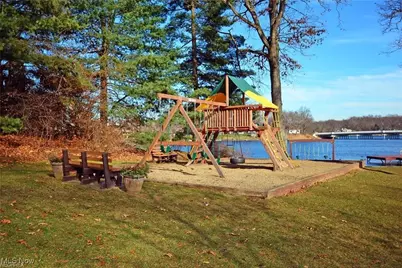 277 Lake Front Drive, Akron, OH 44319 - Photo 37