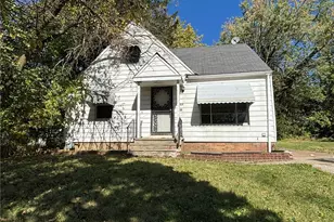 16015 S Lotus Dr, Loveland, OH 44128 - Photo 1